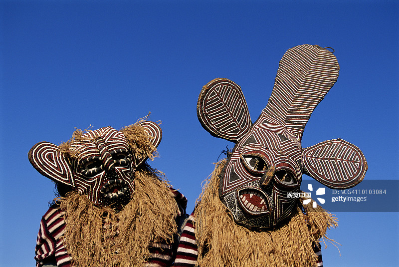 津巴布韦戴着传统面具的舞者图片素材