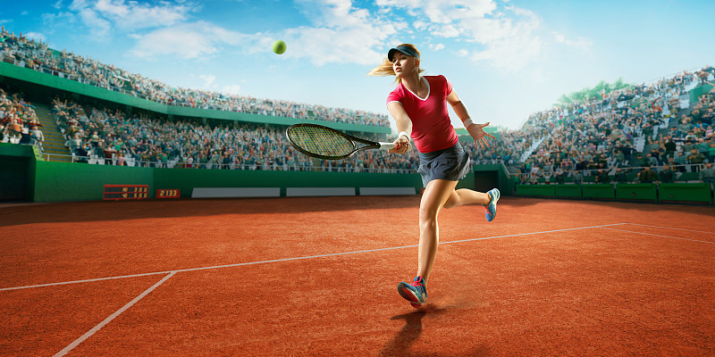 网球:运动中的女运动员图片下载