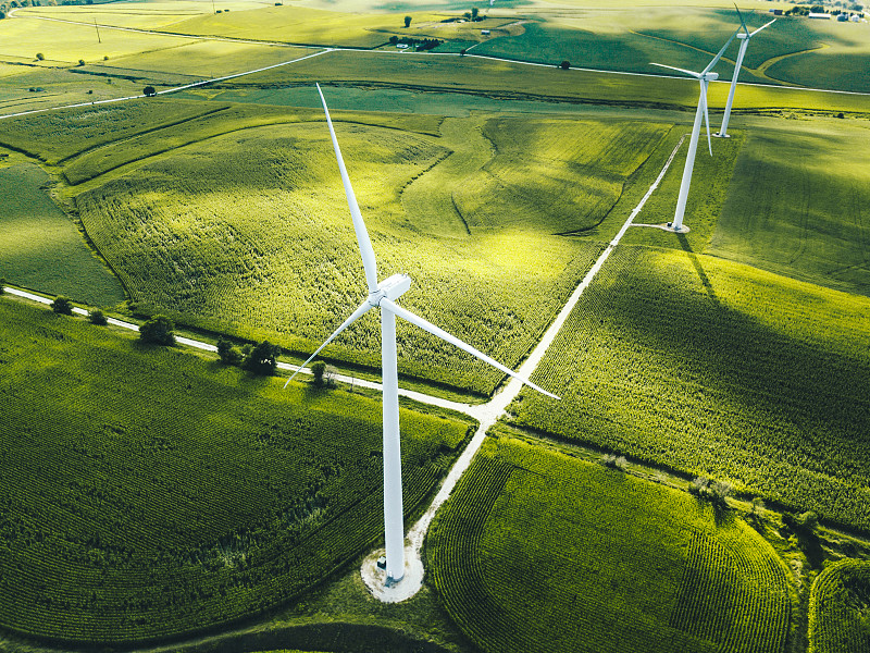 爱荷华州的风力涡轮机图片素材
