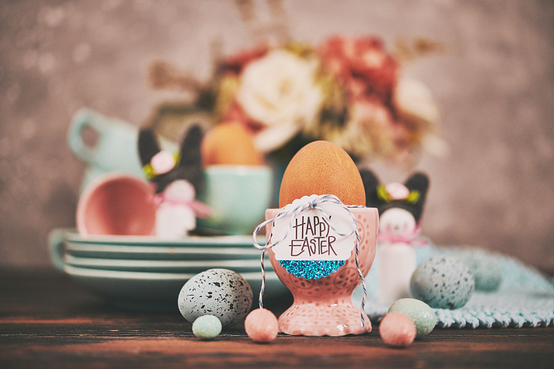 复活节早餐，煮鸡蛋和复活节快乐短信图片下载