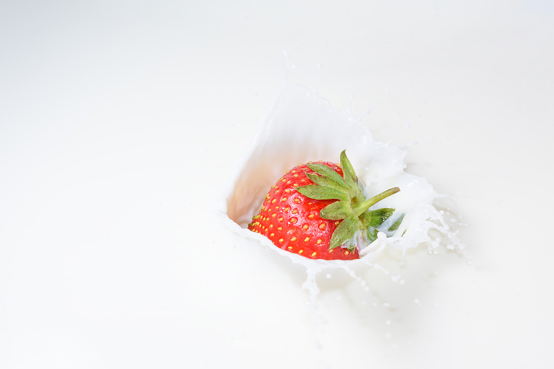 草莓牛奶图片素材