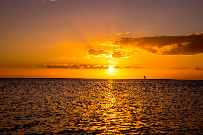 日落时分的大海，小凯斯诺耶尔，毛里求斯图片下载
