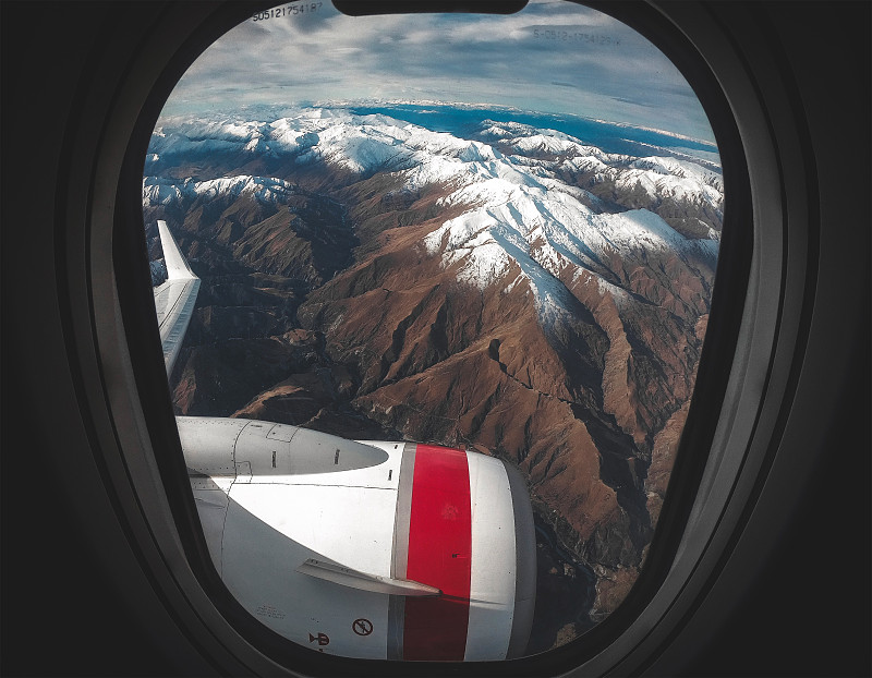 飞机机舱视角新西兰-航拍雪山图片素材