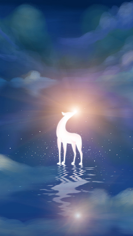 蓝色夜空与彩云背景前的发光的鹿图片下载