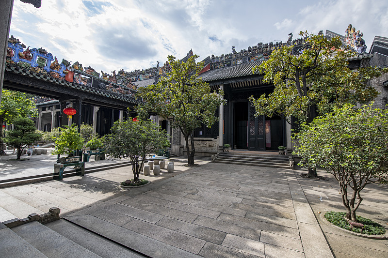中国广州著名景区陈家祠内部中式庭院图片下载