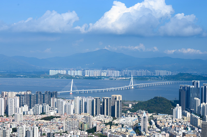 远眺香港——深圳湾大桥图片素材