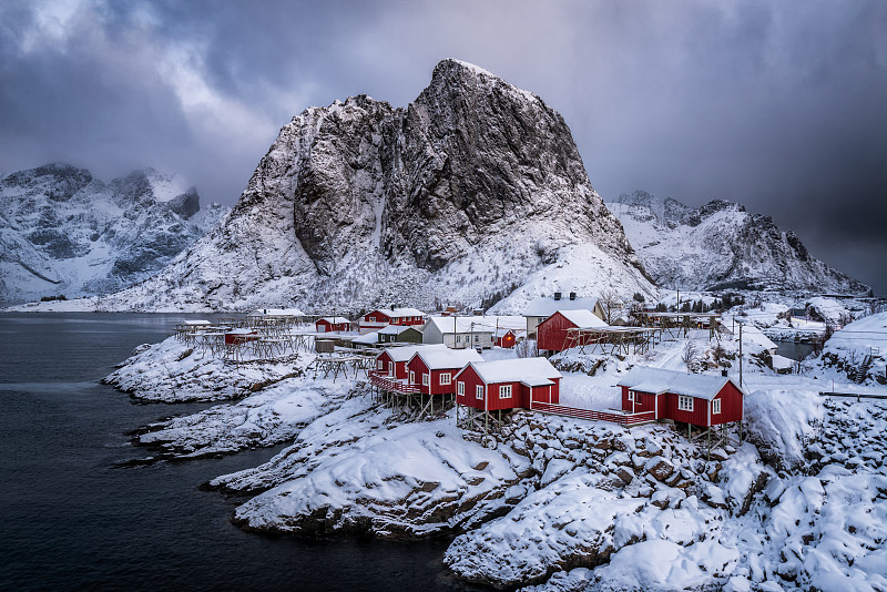 冬天，挪威，诺森德，莫斯基尼斯，白雪皑皑的山峰图片素材