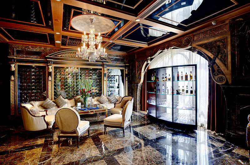 Salon in a luxury hotel图片下载