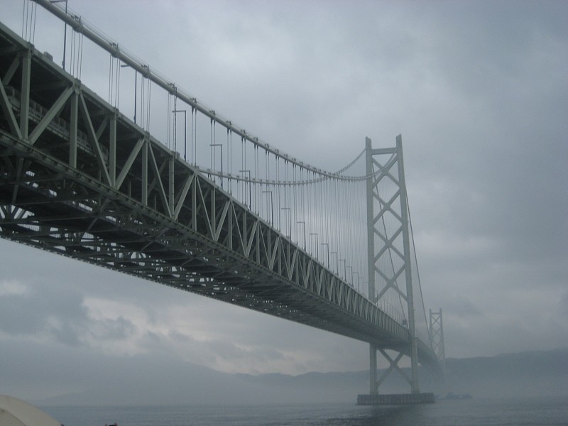 桥在雾中图片下载