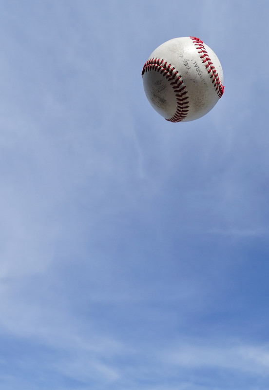 棒球在空中飞行图片下载