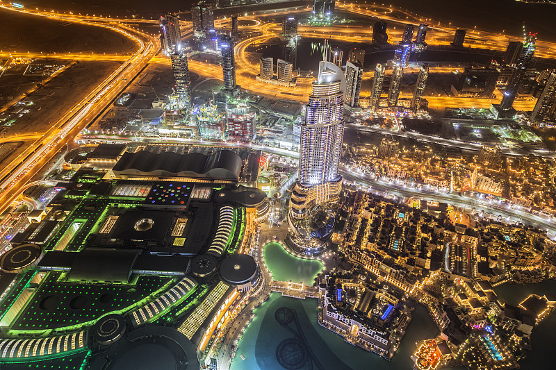 迪拜市中心夜景照明，鸟瞰图图片素材