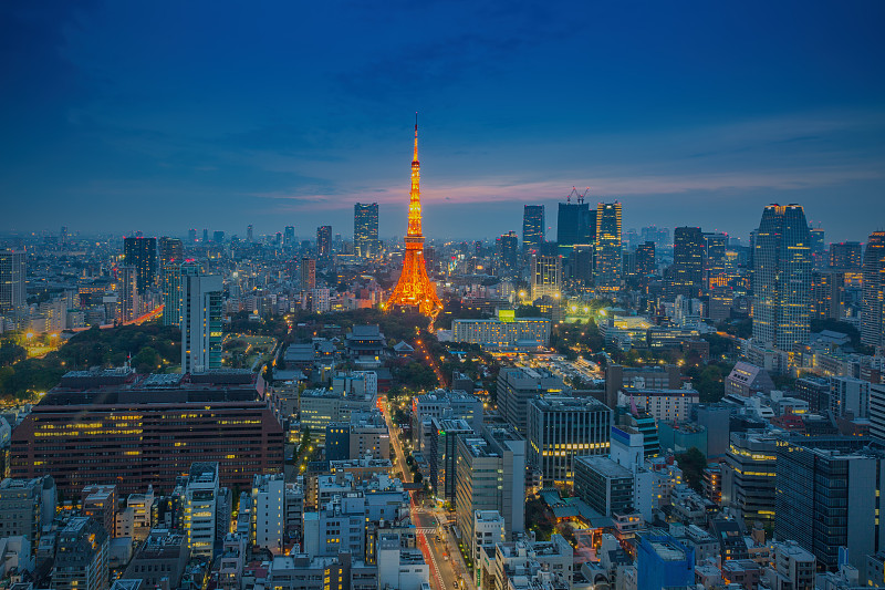 东京天际线夜景。图片素材
