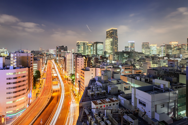 东京城市景观在黄昏图片下载