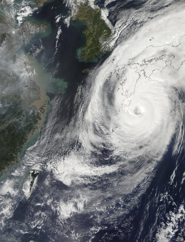 2014年10月5日-台风帕芬登陆日本之前的卫星图像。图片下载