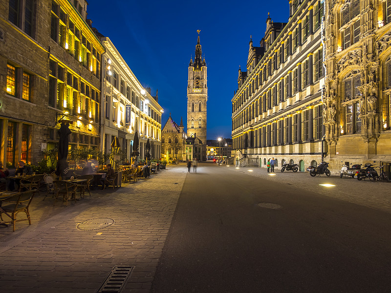 比利时，根特，钟楼和市政厅的黄昏图片下载
