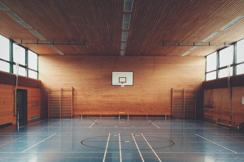 学校篮球场的室内设计图片下载