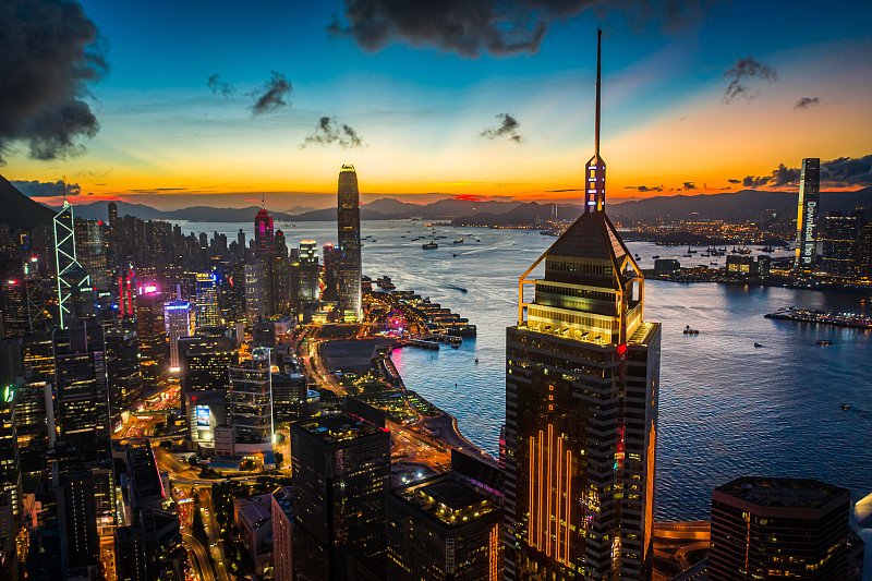 黄昏时分的香港金融区图片下载