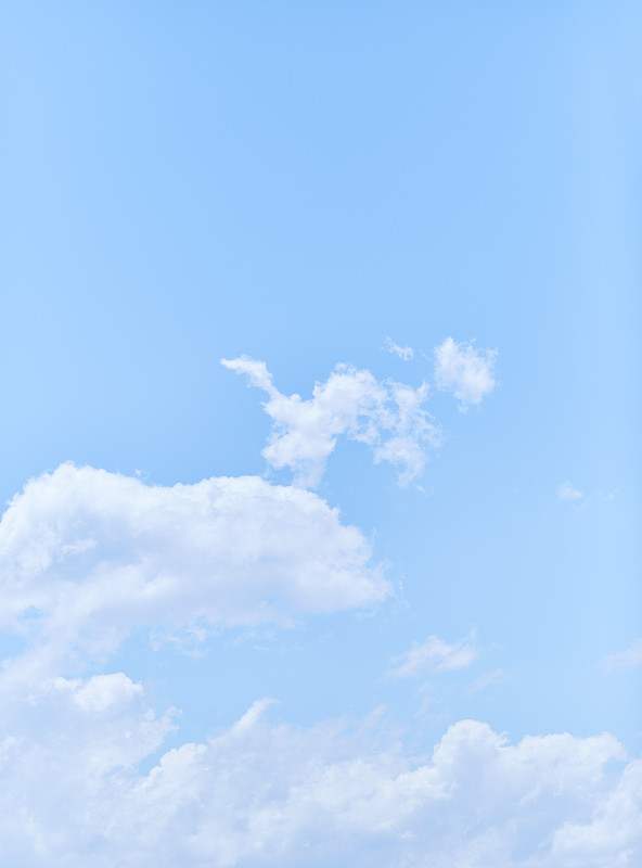 蓝天中的云图片素材