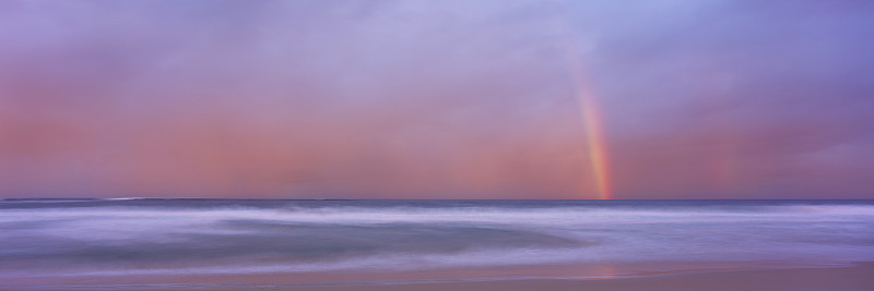 悉尼北部海滩的长礁滩彩虹图片下载