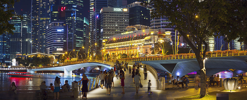 滨海湾新开放的禧年大桥，以纪念新加坡50岁生日。图片素材