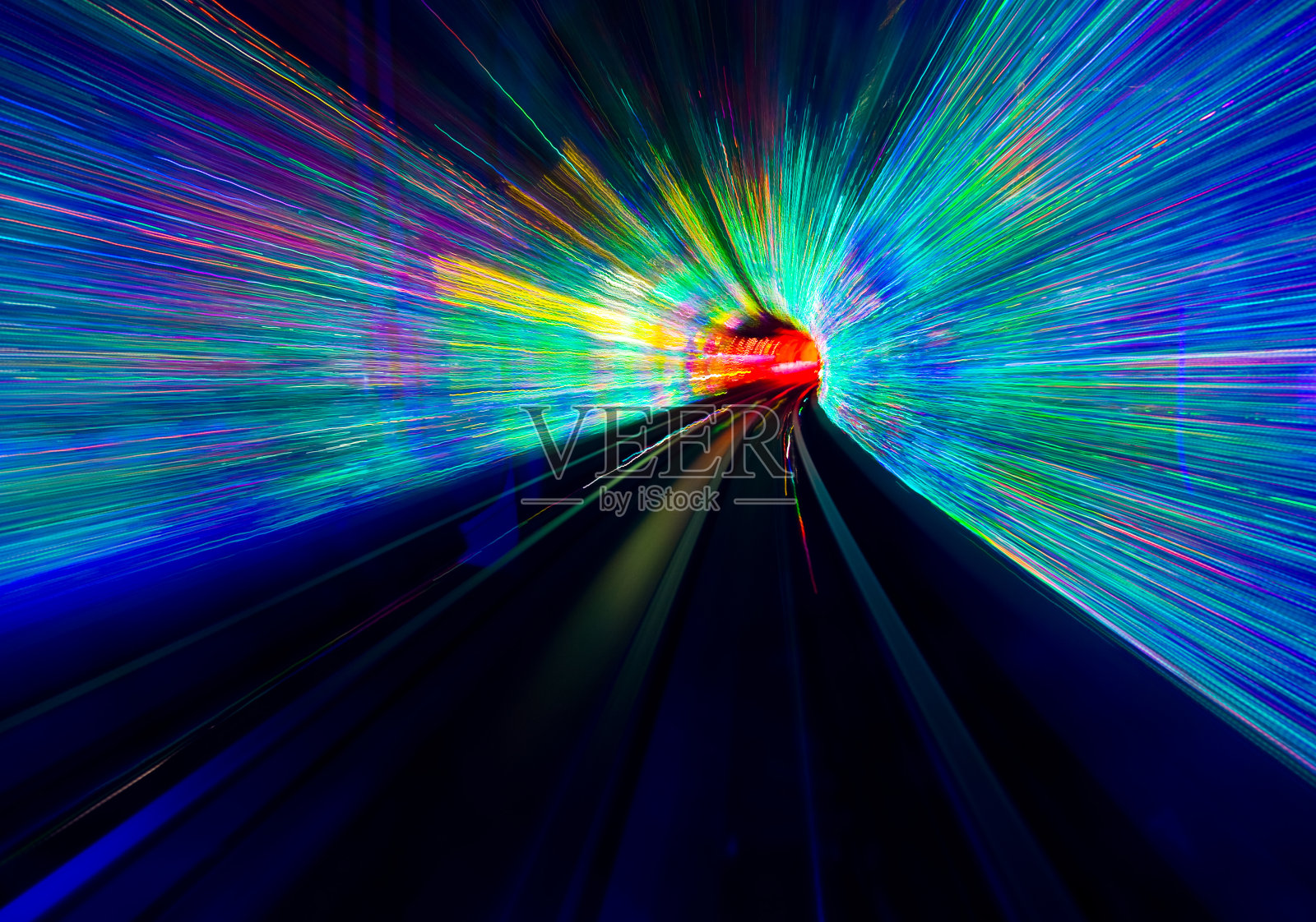 光辉的隧道，有不同颜色的光线照片摄影图片