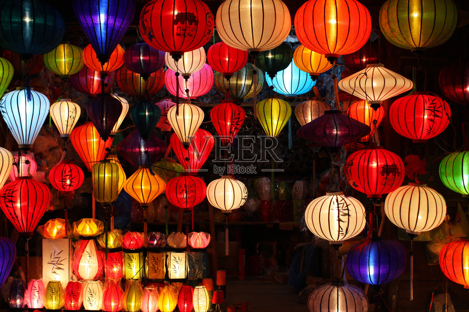用灯作为新年装饰的中国灯笼照片摄影图片