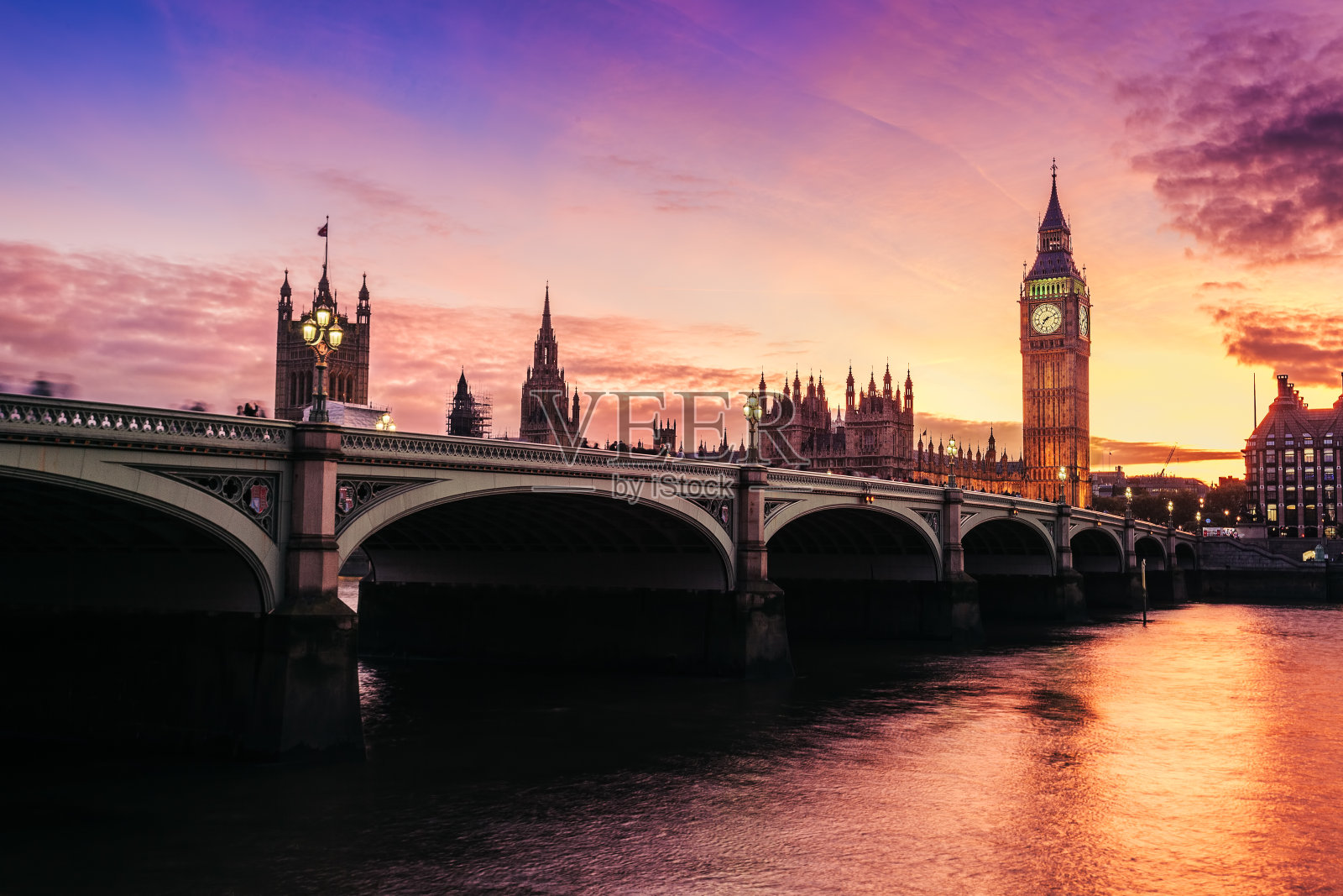 大本钟和威斯敏斯特桥，英国伦敦照片摄影图片