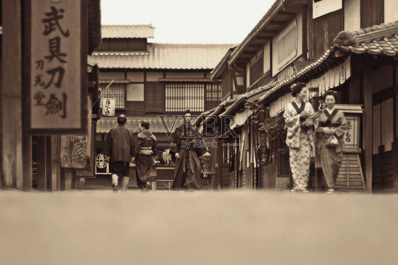 江户时代行走的日本人照片摄影图片