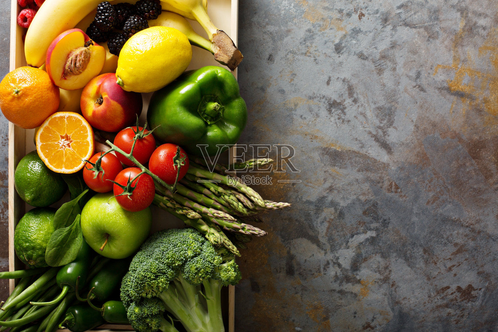 新鲜多彩的蔬菜和水果照片摄影图片