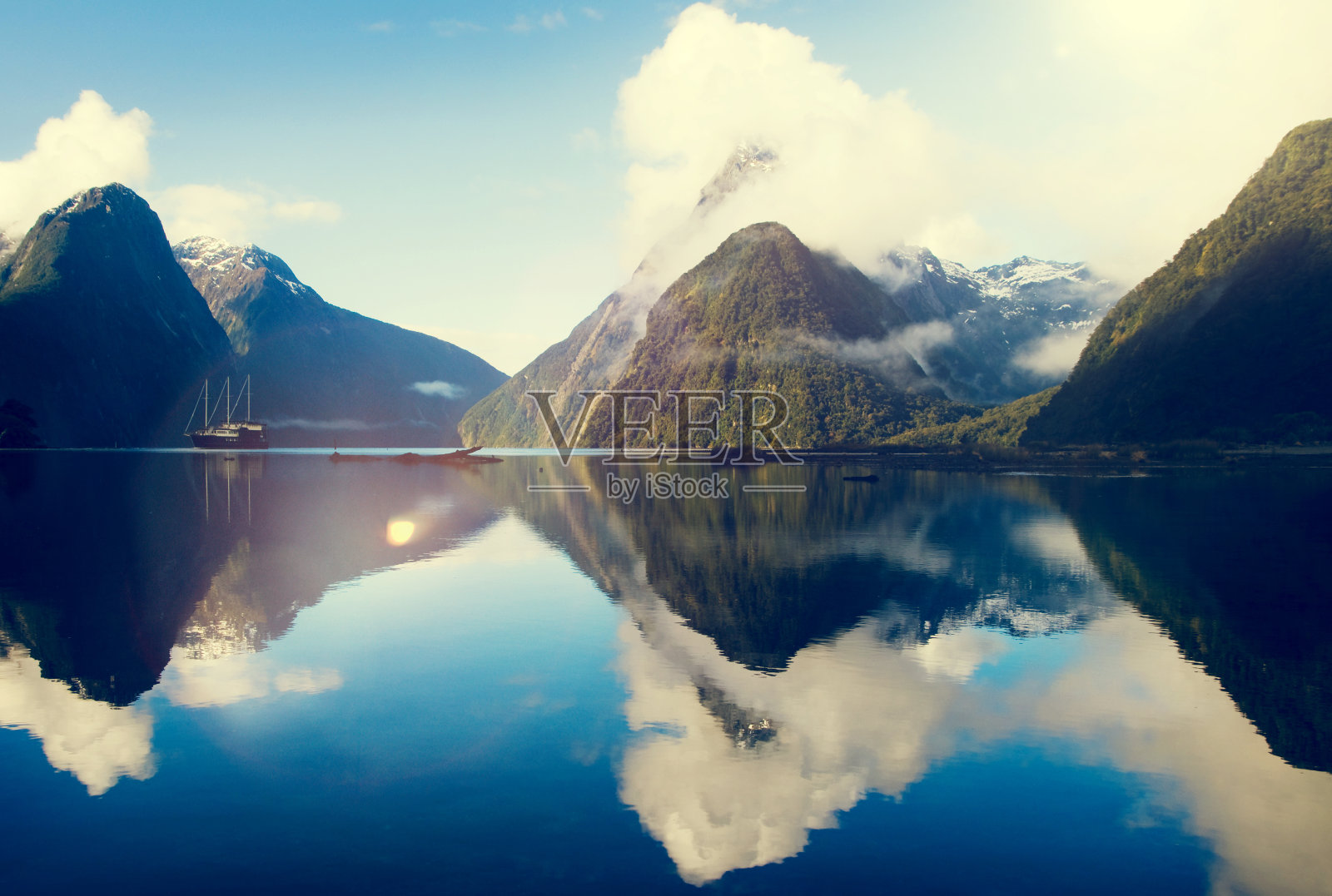 Milford Sound Fiordland新西兰乡村自然概念照片摄影图片