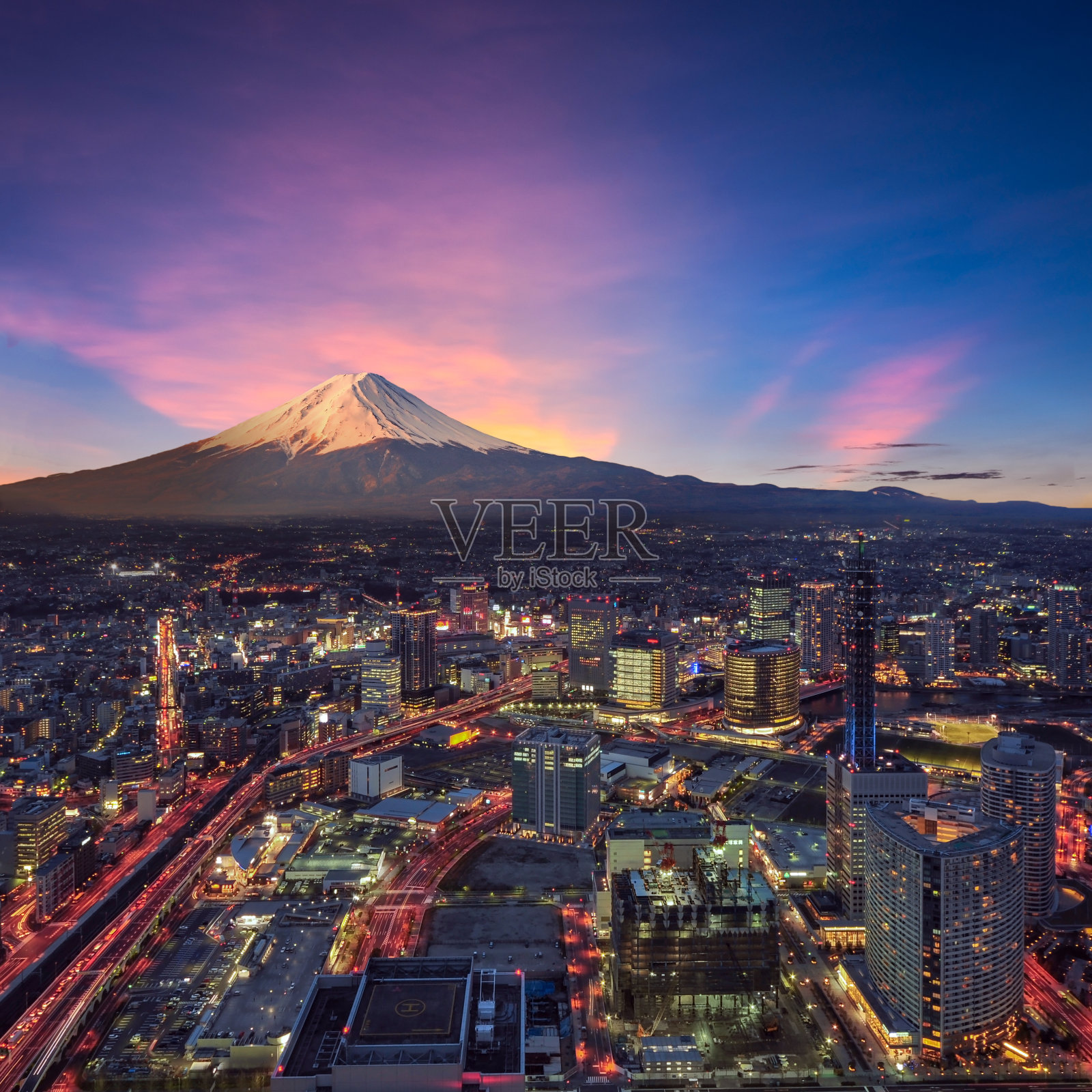 横滨和富士山的超现实景观照片摄影图片