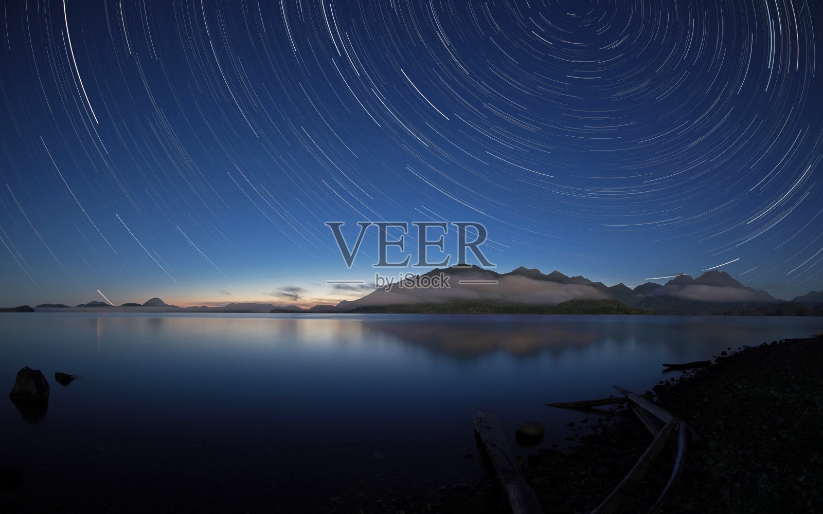 加拿大温哥华岛肯尼迪湖上的星星照片摄影图片
