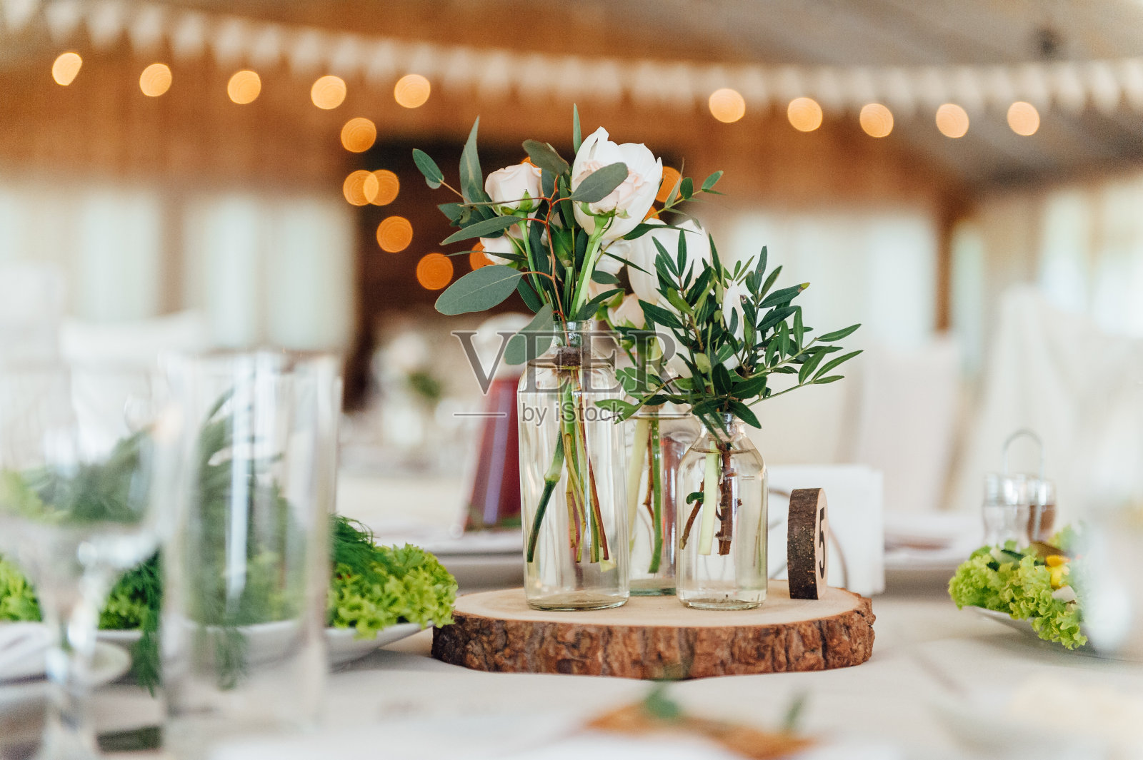 为婚礼或其他宴会准备的餐桌照片摄影图片