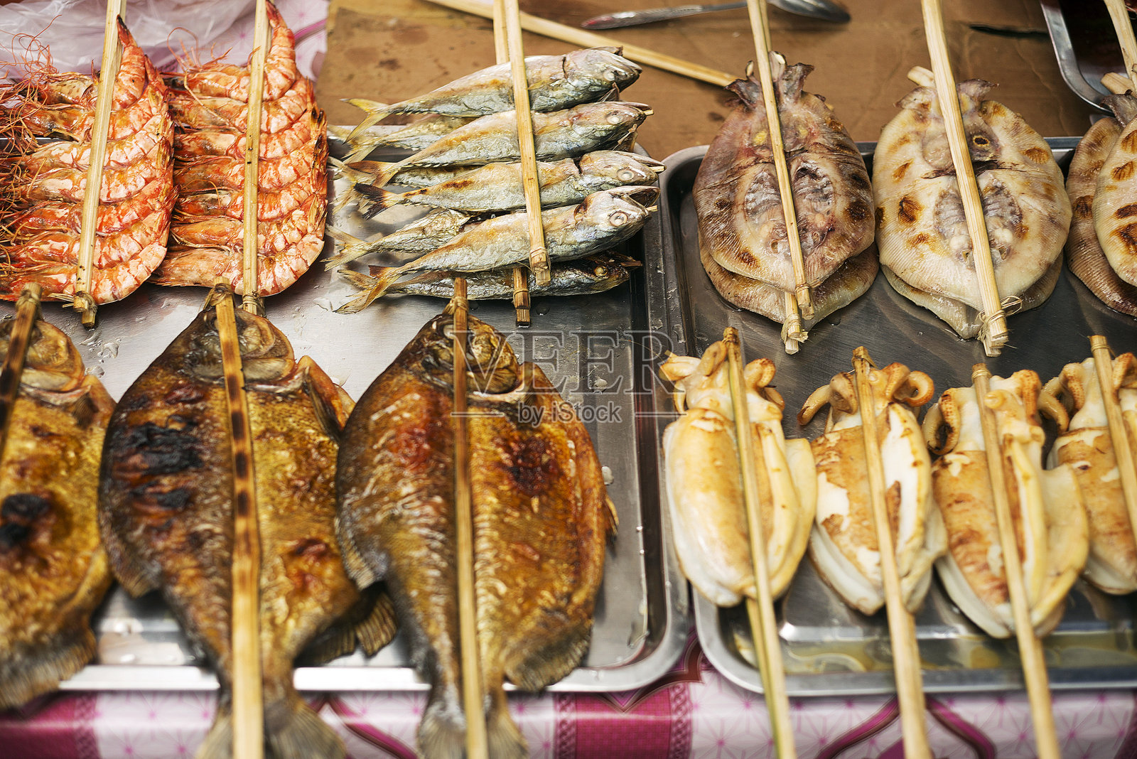 柬埔寨kep市场的亚洲烧烤海鲜照片摄影图片