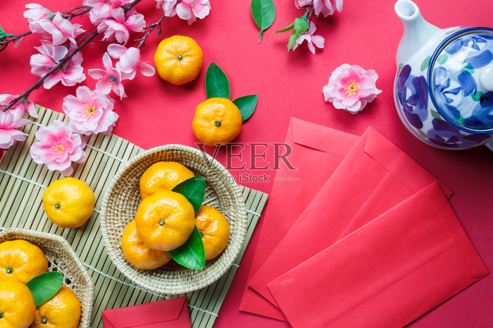 顶视图配件中国新年节日装饰。照片摄影图片