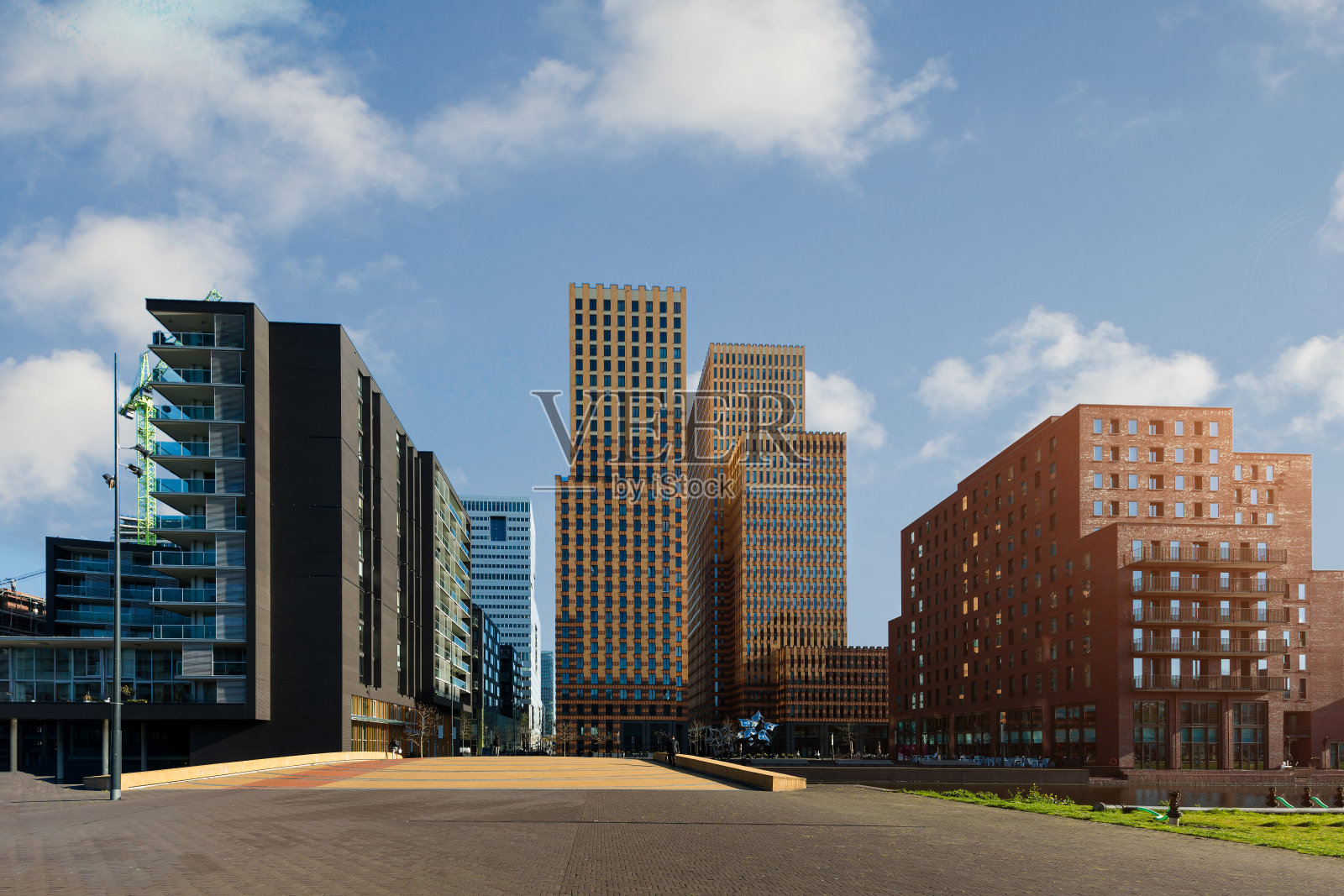 阿姆斯特丹Zuid商业区与办公大楼在荷兰。照片摄影图片