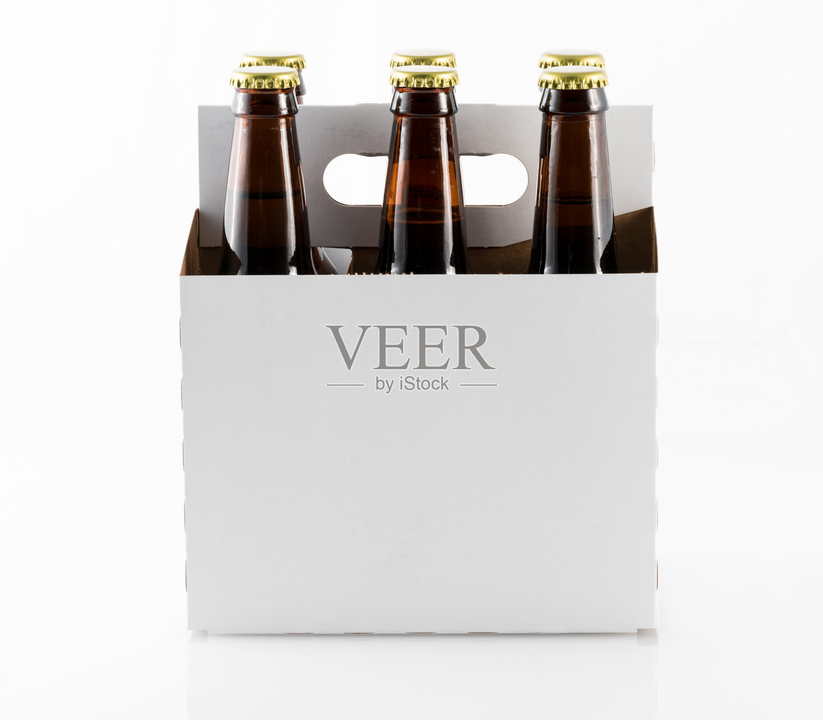 纸盒里装着六瓶啤酒照片摄影图片