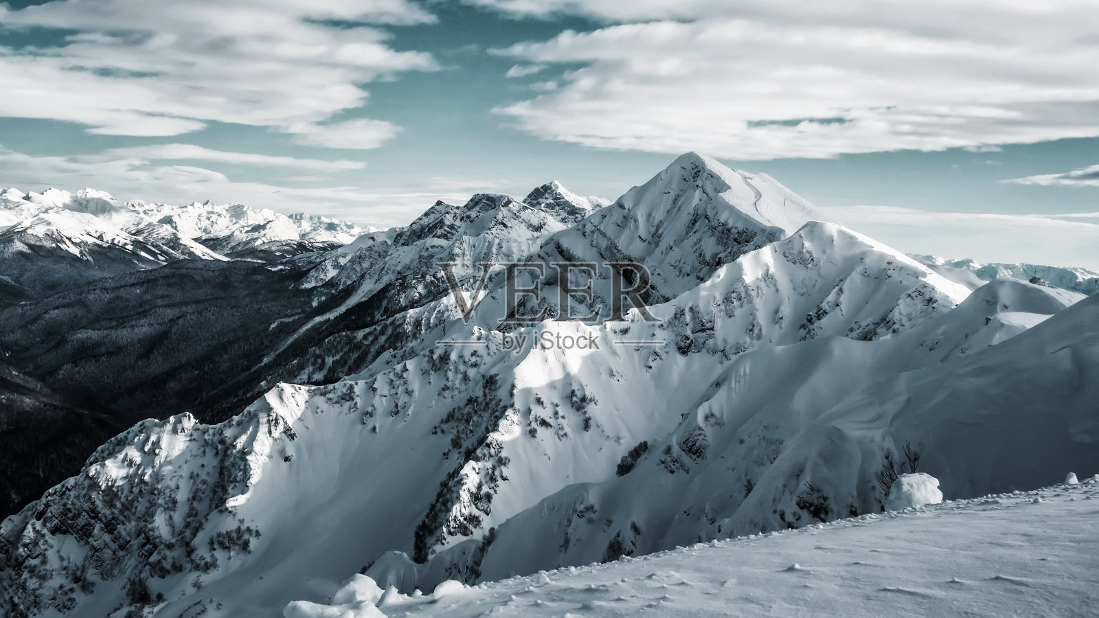 冬天的风景，山顶照片摄影图片