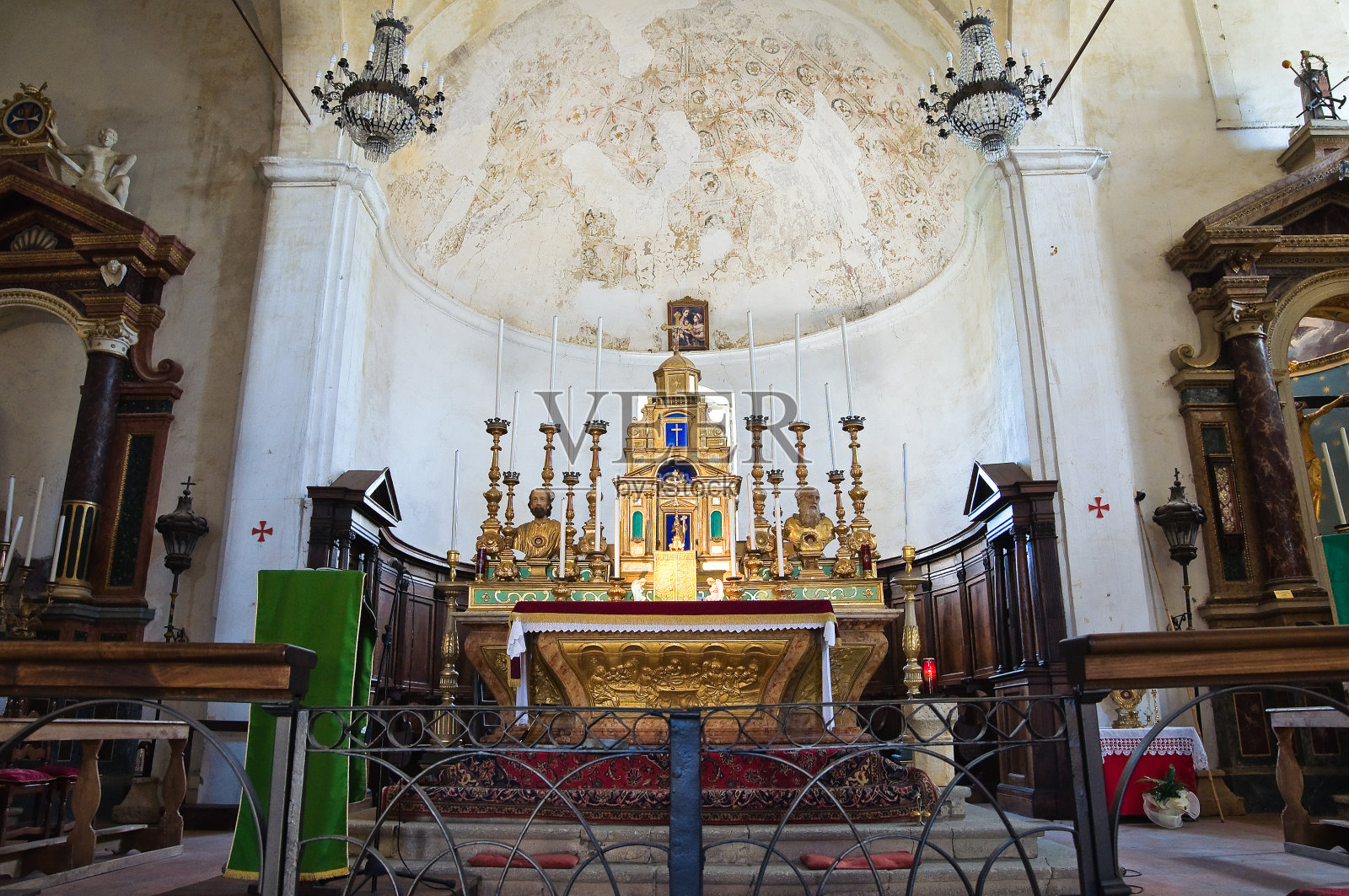 圣多纳托教堂。Bagnoregio的Civita。拉齐奥。意大利。照片摄影图片