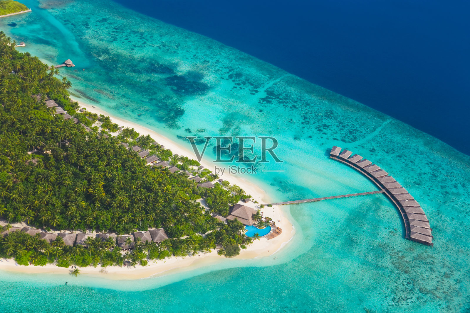 马尔代夫的热带岛屿照片摄影图片