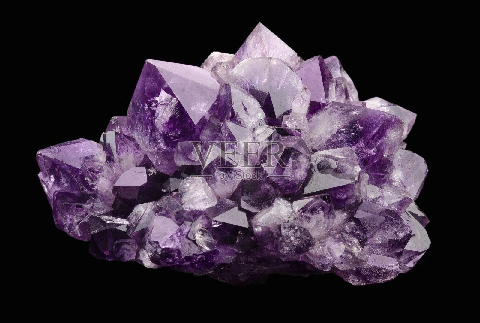 紫水晶之上的黑色背景照片摄影图片