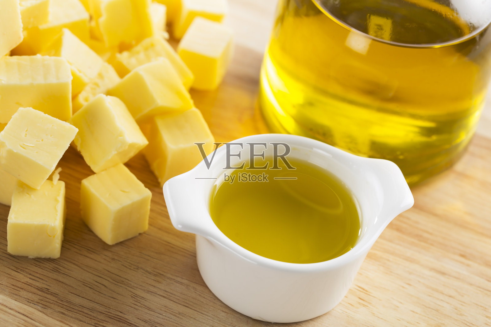 黄油或橄榄油照片摄影图片