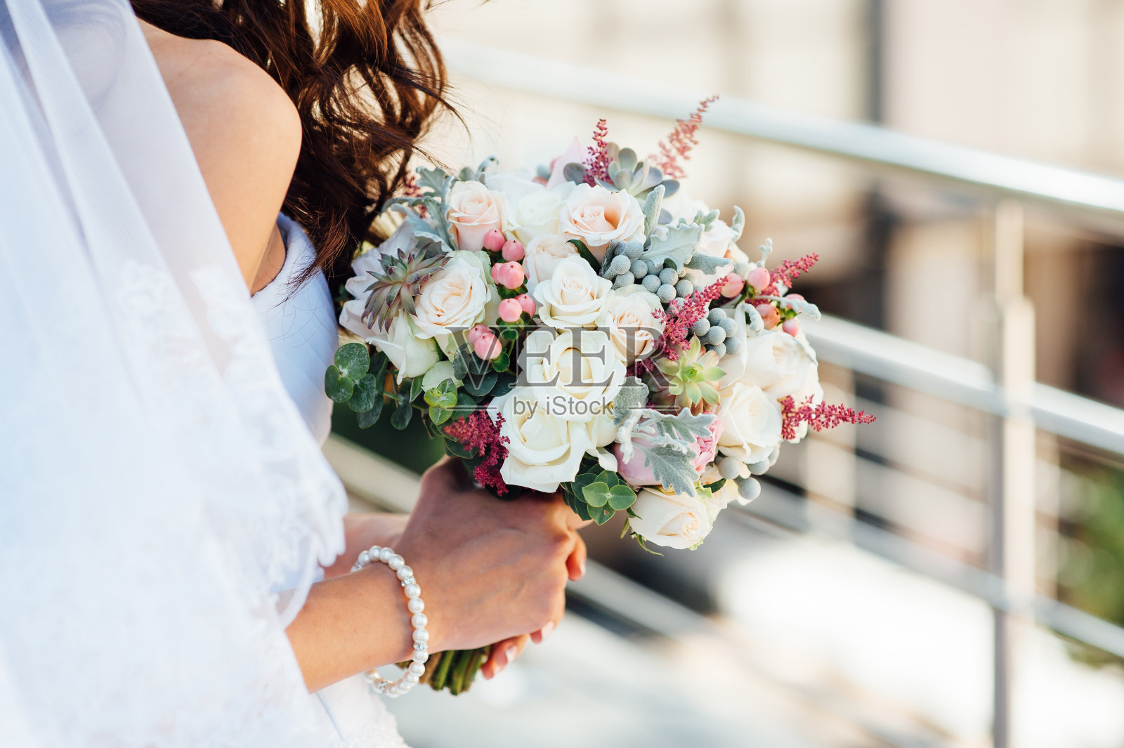新娘手中美丽的花束照片摄影图片