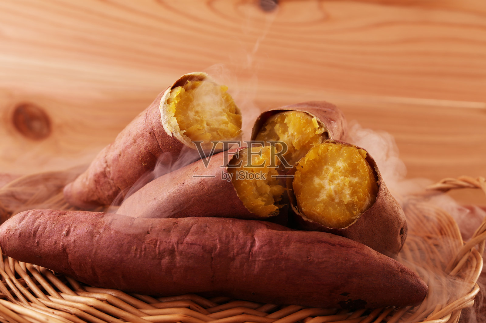 烤的红薯照片摄影图片