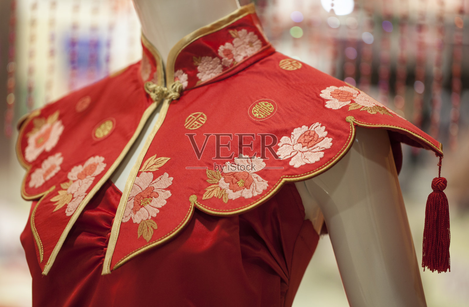 中国刺绣旗袍照片摄影图片