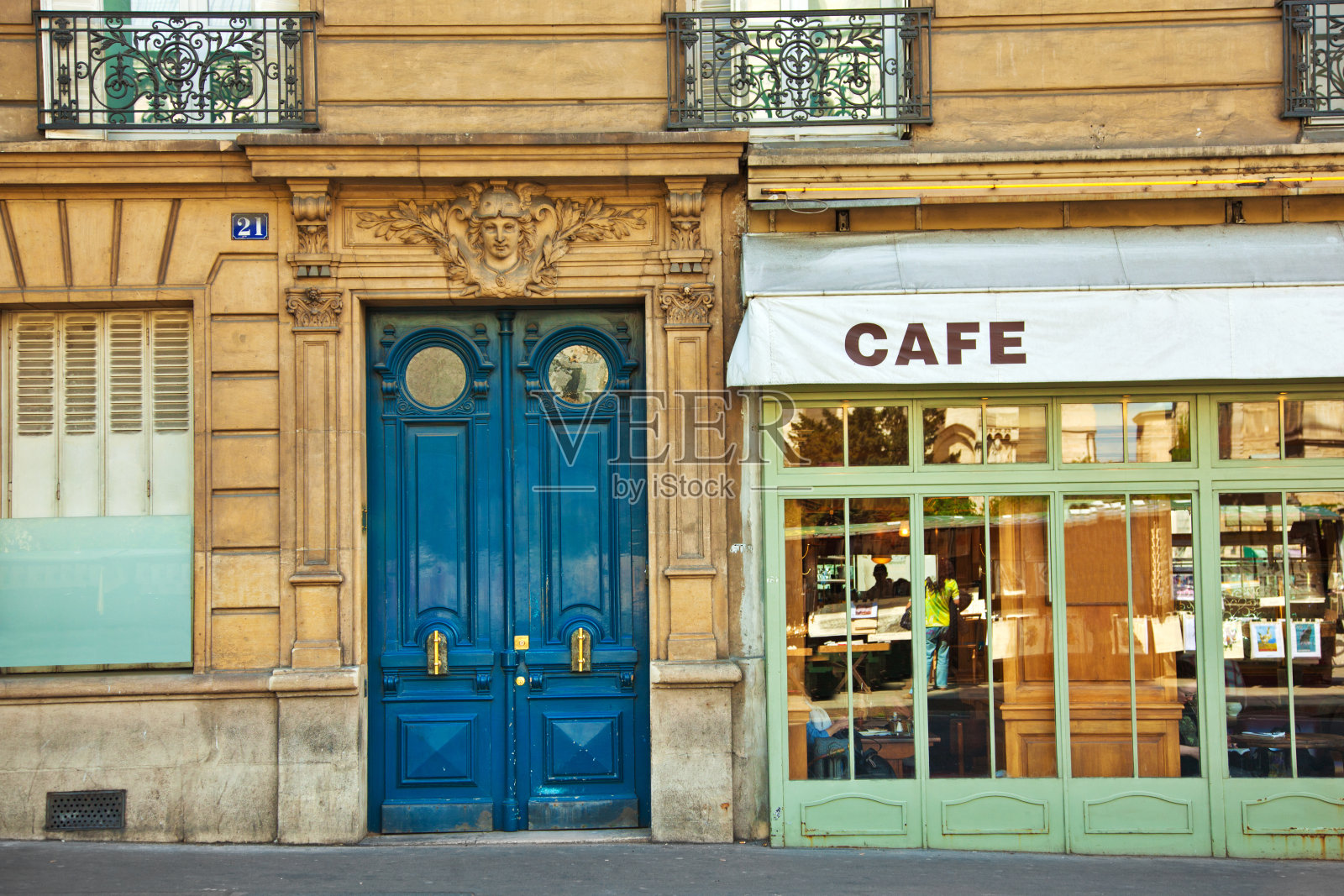 在巴黎的咖啡馆照片摄影图片
