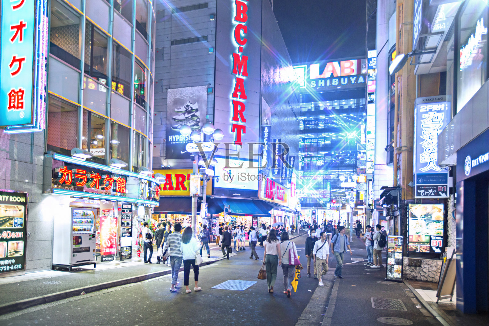 五颜六色的东京街道照片摄影图片