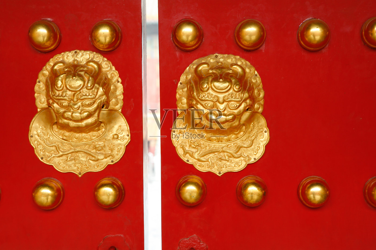 中国古代大门上的门环照片摄影图片