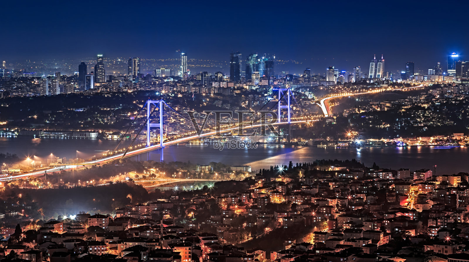 伊斯坦布尔海峡的照片摄影图片