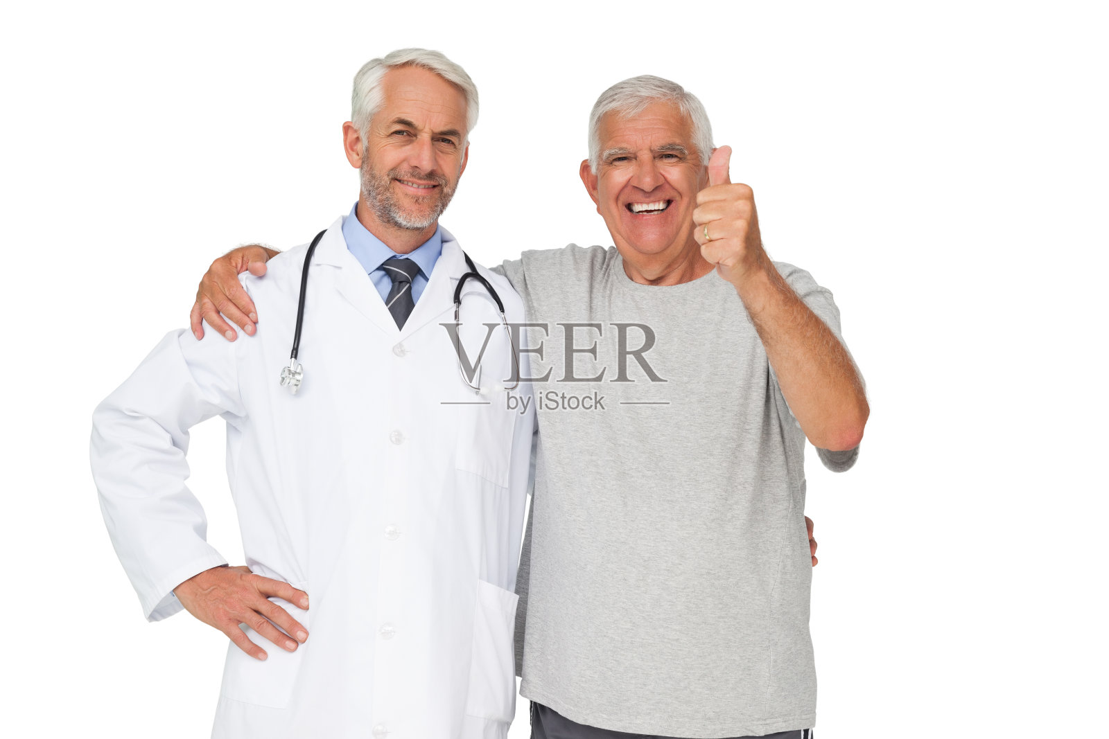 医生和年长的男人竖起大拇指的肖像照片摄影图片